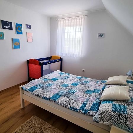 White Apartment Кестели Екстериор снимка
