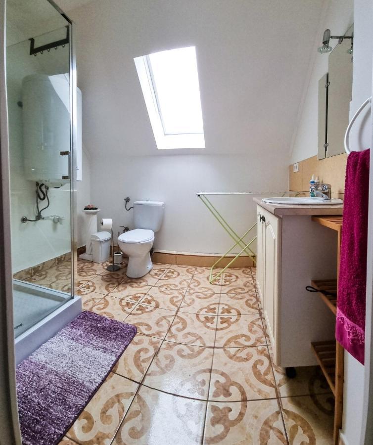 White Apartment Кестели Екстериор снимка