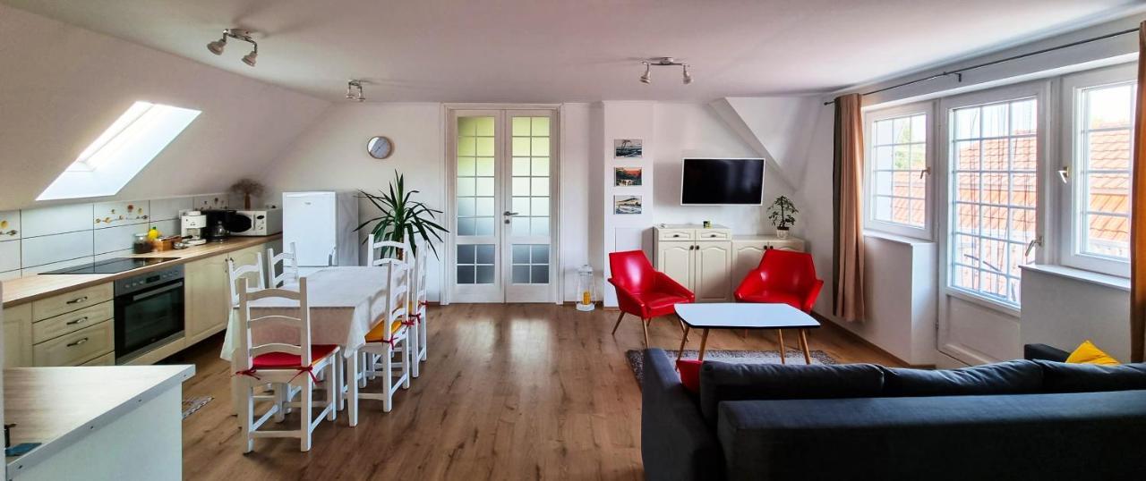 White Apartment Кестели Екстериор снимка